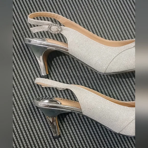 J. Renee SILVER Gabino Pointed Toe w/ BOW, Slingback Pumps *Sz 9.5* NEW, no Tags - Picture 11 of 16